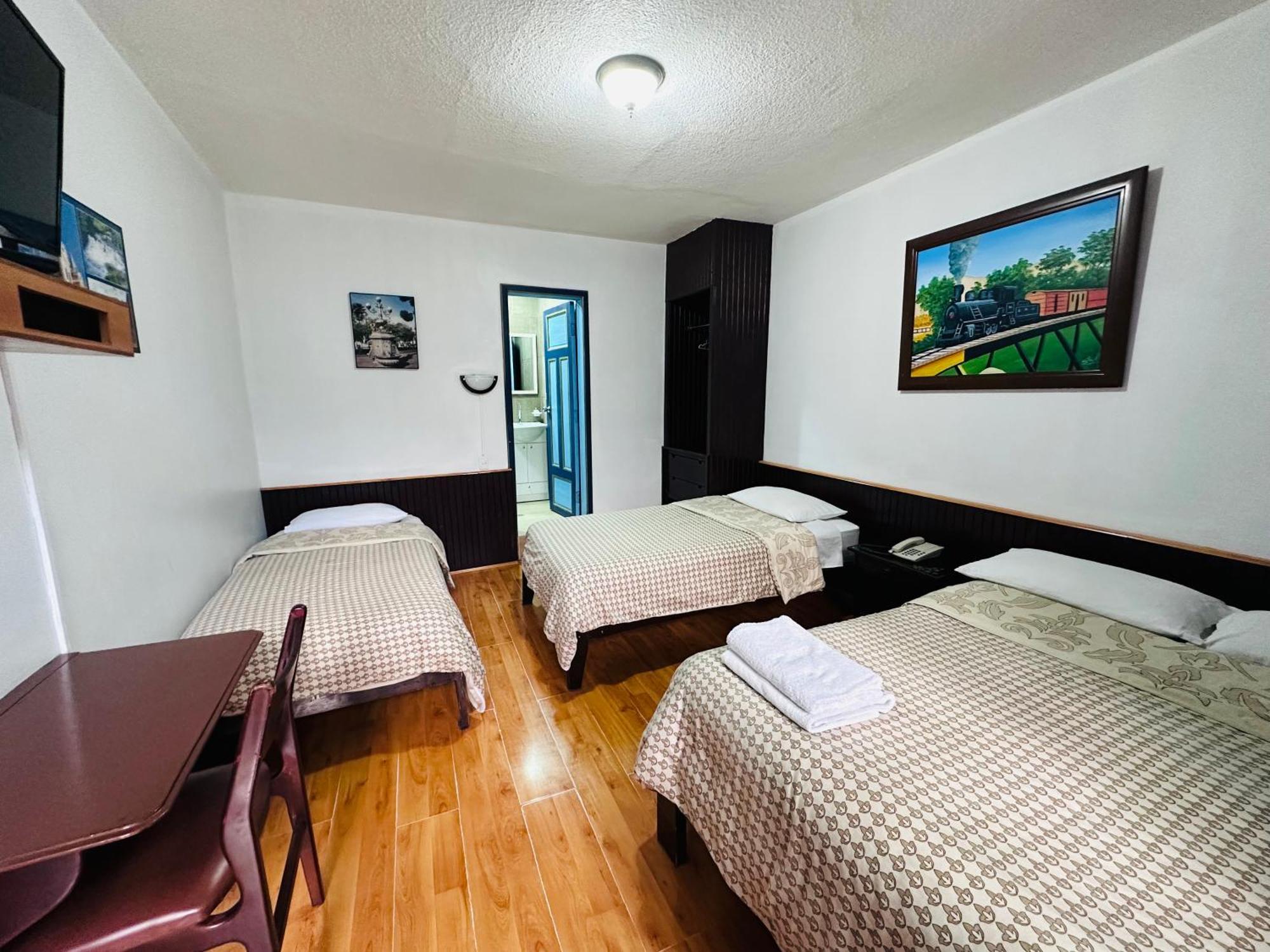 Hotel Montecarlo Riobamba Bagian luar foto